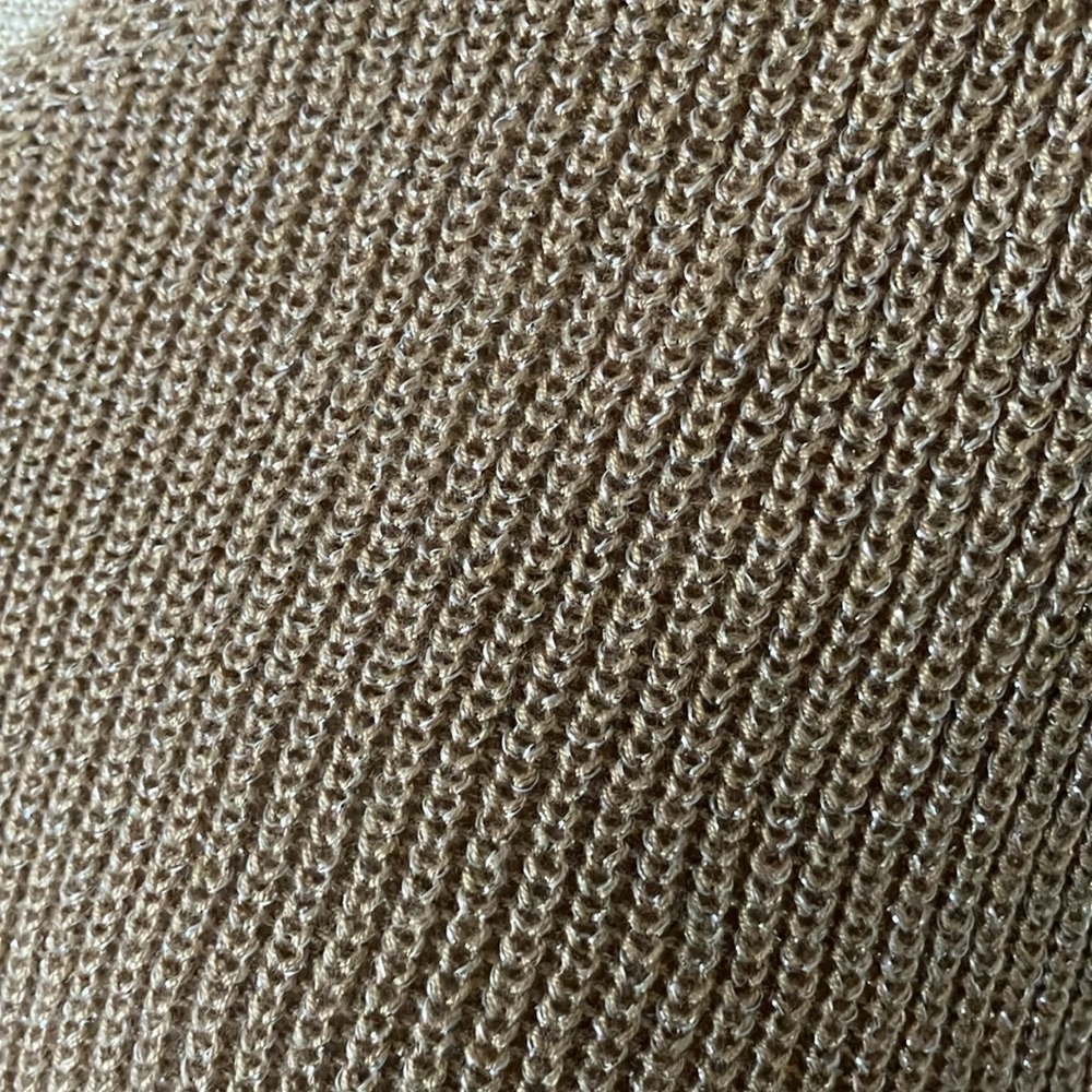 Chicos V-neck,Short sleeves, Sweater Top bow shoulder details tangold size M (2) - Picture 3 of 4
